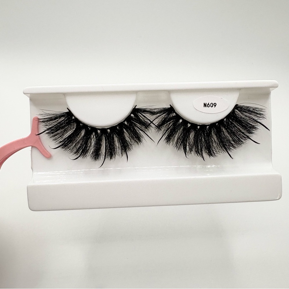 N609 - Spiked Russian Lash